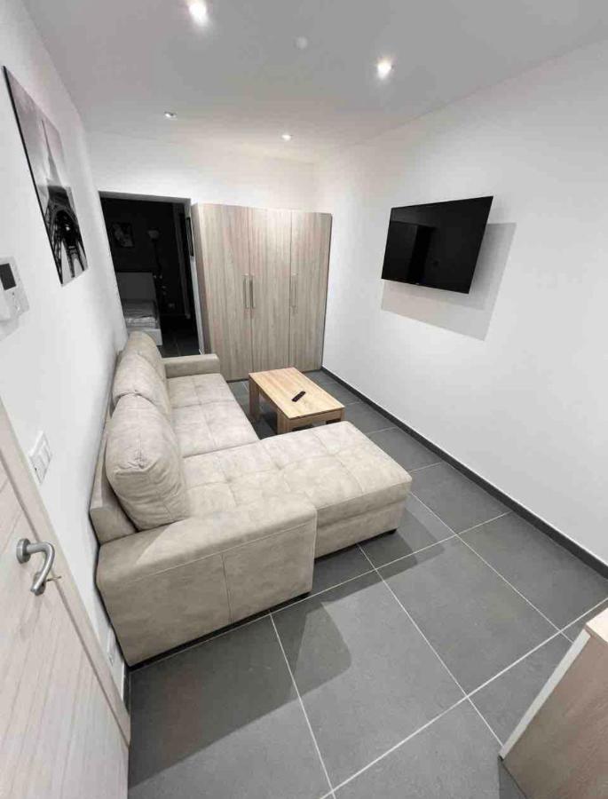 Ferienwohnung Pregevole Duplex A 1 Minuto Dalla Metro Collegno Exterior foto